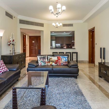 Beachfront Two Bedrooms On Palm Jumeirah By Deluxe Holiday Homes Dubai Exteriör bild