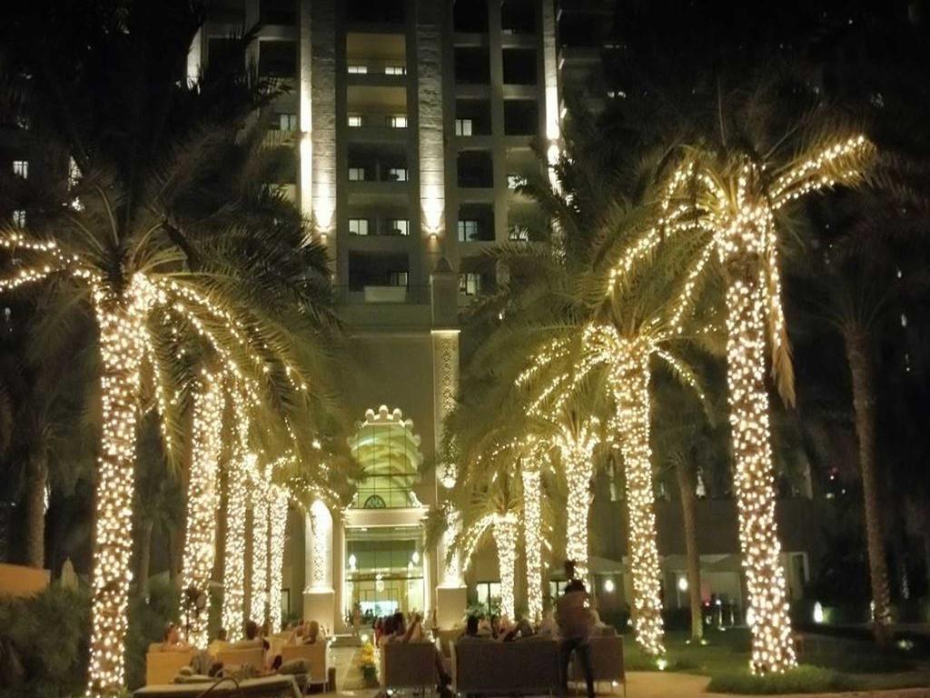 Beachfront Two Bedrooms On Palm Jumeirah By Deluxe Holiday Homes Dubai Exteriör bild