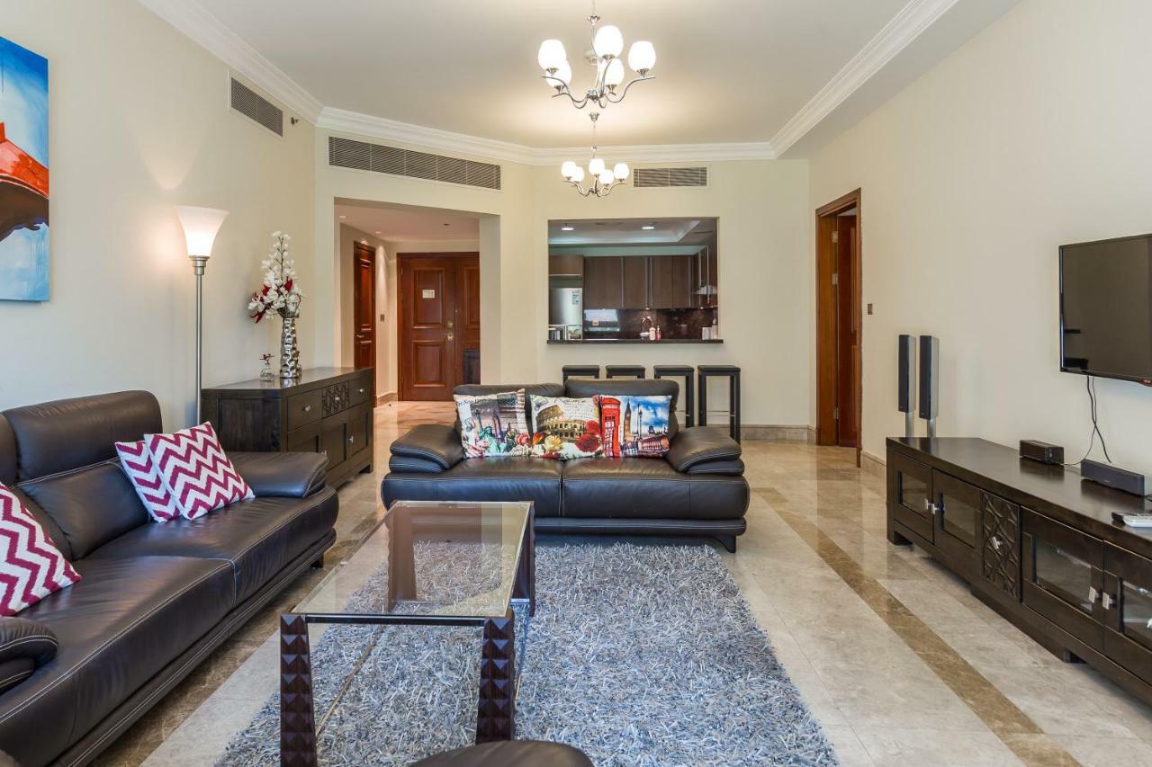 Beachfront Two Bedrooms On Palm Jumeirah By Deluxe Holiday Homes Dubai Exteriör bild